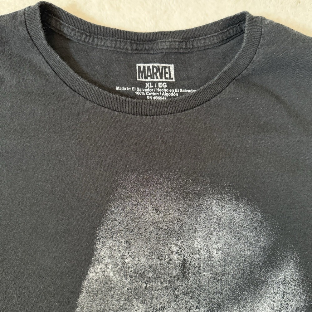 The Punisher Men's XL Black Skull  Marvel Comics T-Shirt‎ Shadow Comic Book - Picture 3 of 6